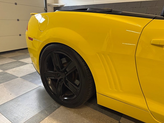 Chevrolet Camaro 14 of 30