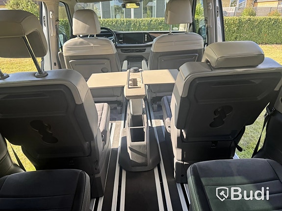Volkswagen Multivan 15 of 27