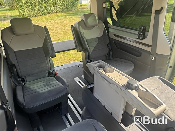 Volkswagen Multivan 18 of 27