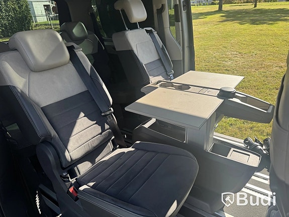 Volkswagen Multivan 14 of 27