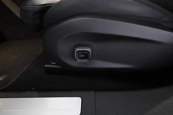 Volvo ES90 14 of 26