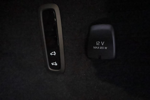 Volvo ES90 18 of 26