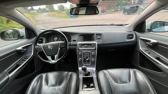 Volvo V60 5 of 7