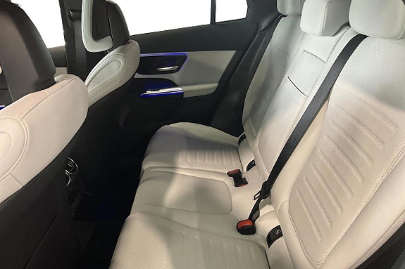 Mercedes-Benz GLC300 e 10 of 10