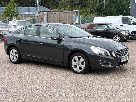 Volvo S60 2 of 20