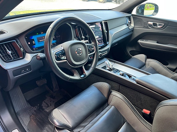 Volvo XC60 16 of 25