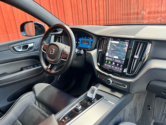 Volvo XC60 13 of 25