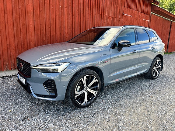 Volvo XC60 11 of 25
