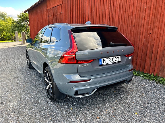 Volvo XC60 8 of 25