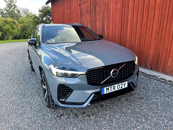 Volvo XC60 2 of 25