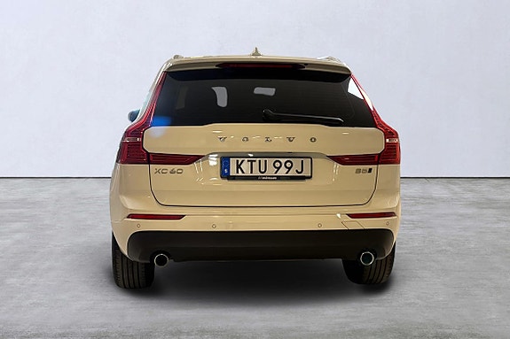 Volvo XC60 5 of 15