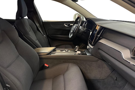 Volvo XC60 10 of 15
