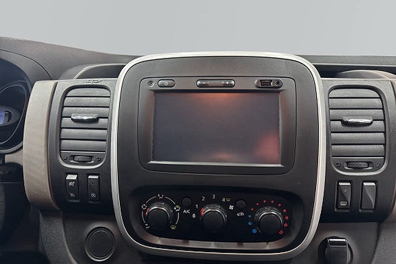 Renault Trafic 6 of 18