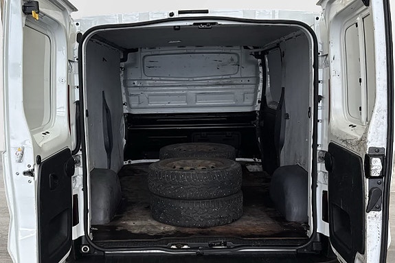 Renault Trafic 8 of 18