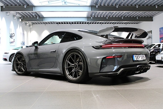 Porsche 911 GT3 2 of 20