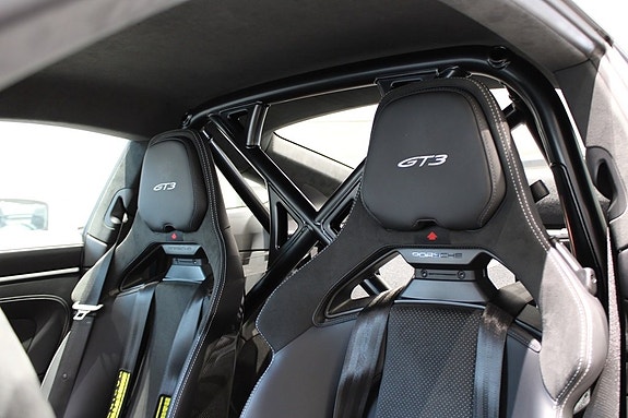 Porsche 911 GT3 4 of 20