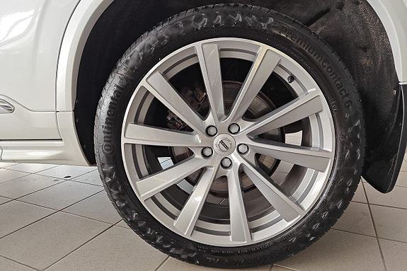 Volvo XC90 14 of 22