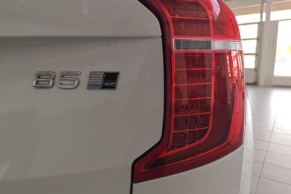 Volvo XC90 10 of 22