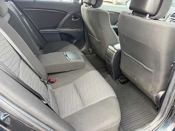 Toyota Avensis 9 of 12