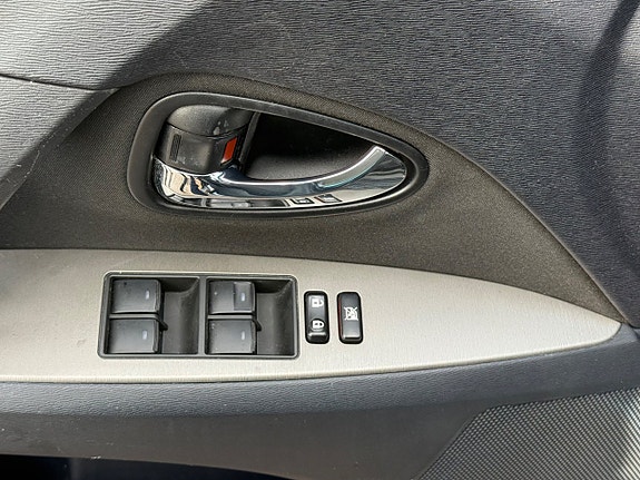 Toyota Avensis 12 of 12