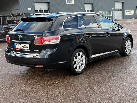 Toyota Avensis 5 of 12