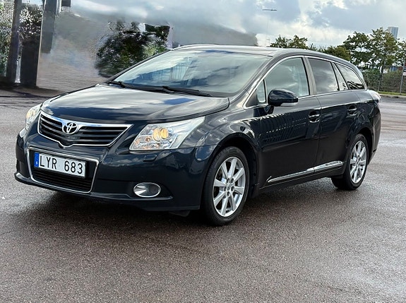 Toyota Avensis 3 of 12