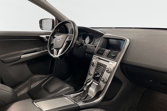 Volvo XC60 6 of 16
