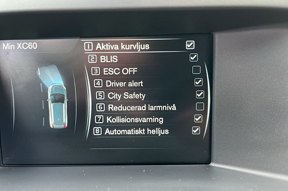 Volvo XC60 12 of 16