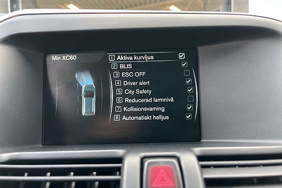 Volvo XC60 16 of 16