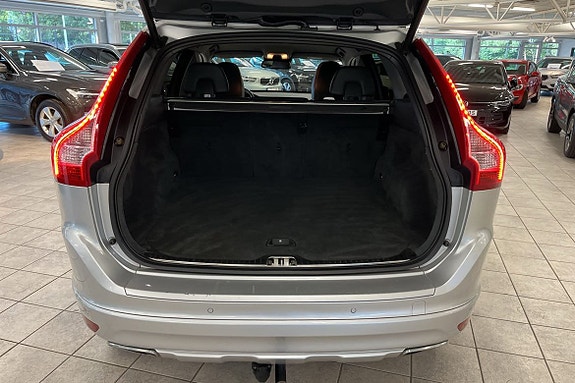 Volvo XC60 8 of 16