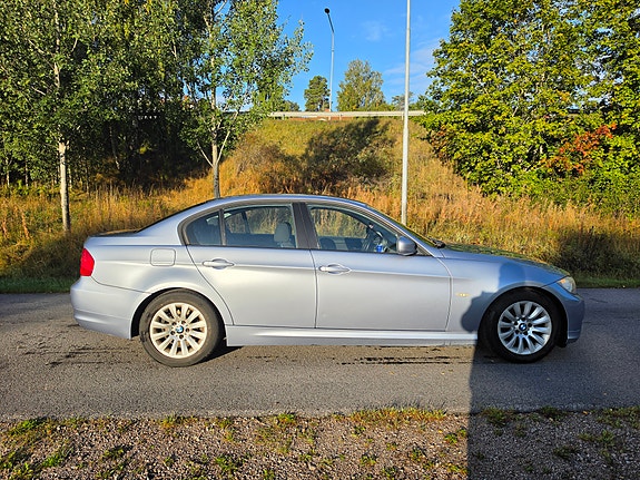 BMW 318d 3 of 8