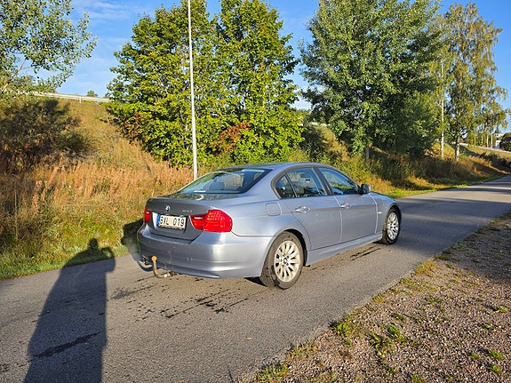 BMW 318d 6 of 8
