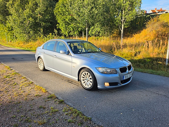 BMW 318d 2 of 8