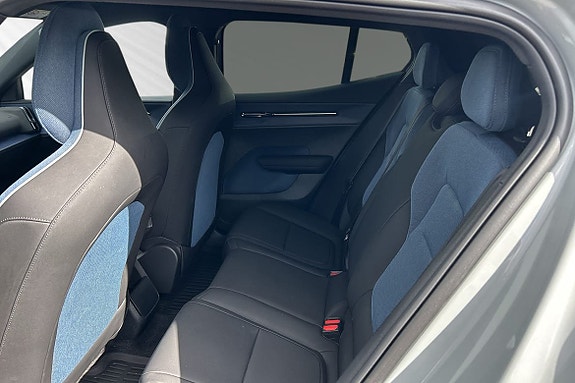 Volvo EX30 9 of 13