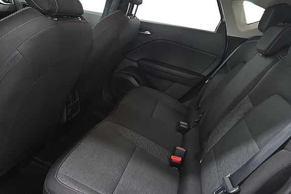 Renault Captur 13 of 21