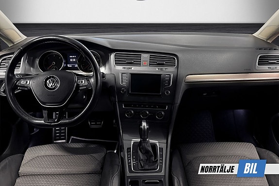 Volkswagen Golf Alltrack 3 of 20