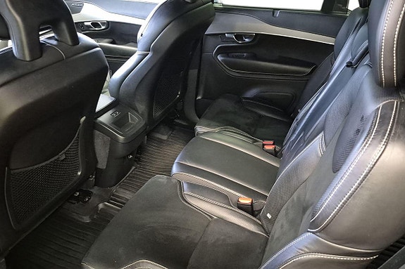Volvo XC90 13 of 23