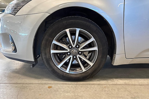 Toyota Avensis 11 of 25
