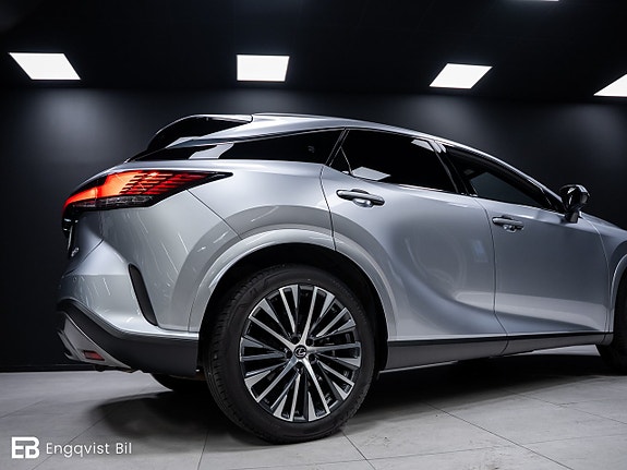 Lexus RX350h 12 of 30