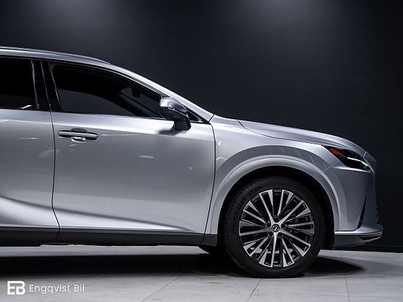 Lexus RX350h 11 of 30