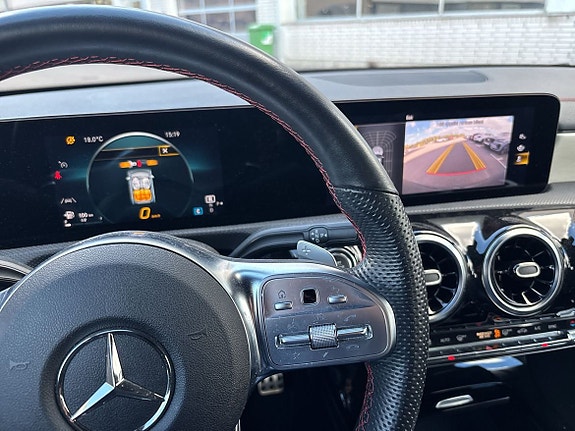 Mercedes-Benz CLA200 7 of 9