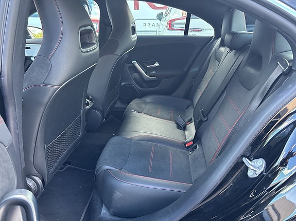 Mercedes-Benz CLA200 6 of 9