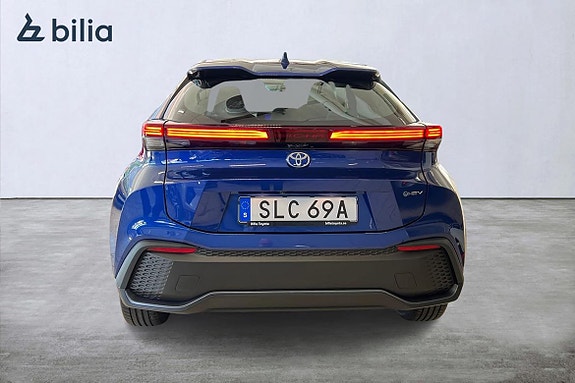 Toyota C-HR 4 of 22