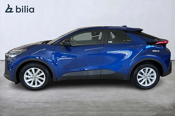 Toyota C-HR 3 of 22