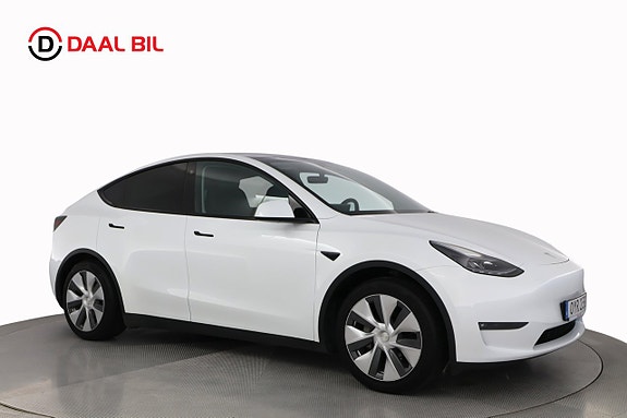 Tesla Model Y 4 of 26