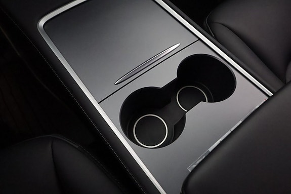 Tesla Model Y 23 of 26