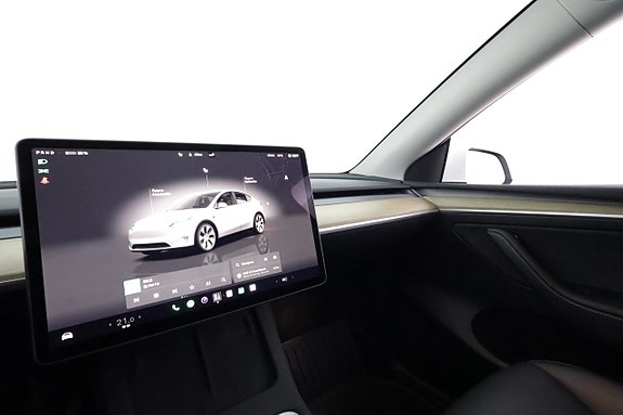 Tesla Model Y 22 of 26
