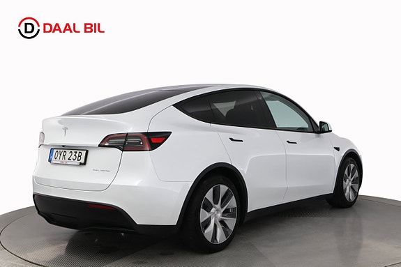 Tesla Model Y 6 of 26