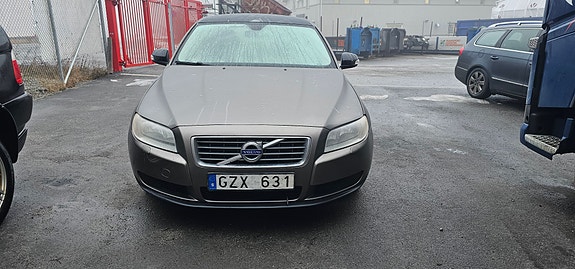 Volvo S80 2 of 19