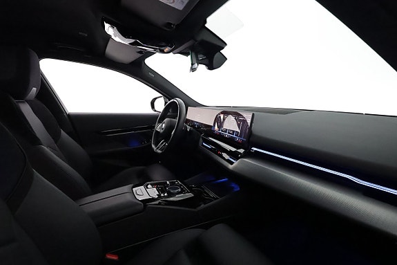 BMW 530e 12 of 27